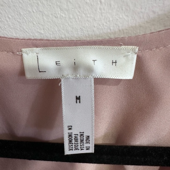 Leith Sleeveless Dress in Mauve - Picture 3 of 5